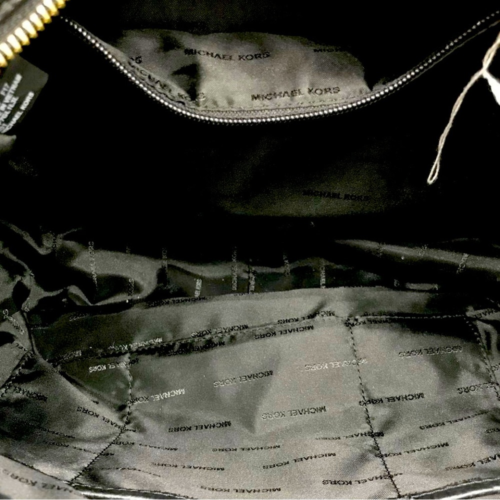 Michael Kors, pebble, leather, black shoulder bag, gold hardware, zipper closure - Picture 3 of 9